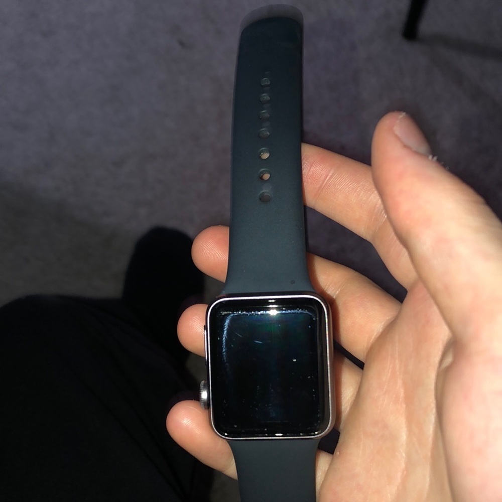 Apple Watch space grey series 3
